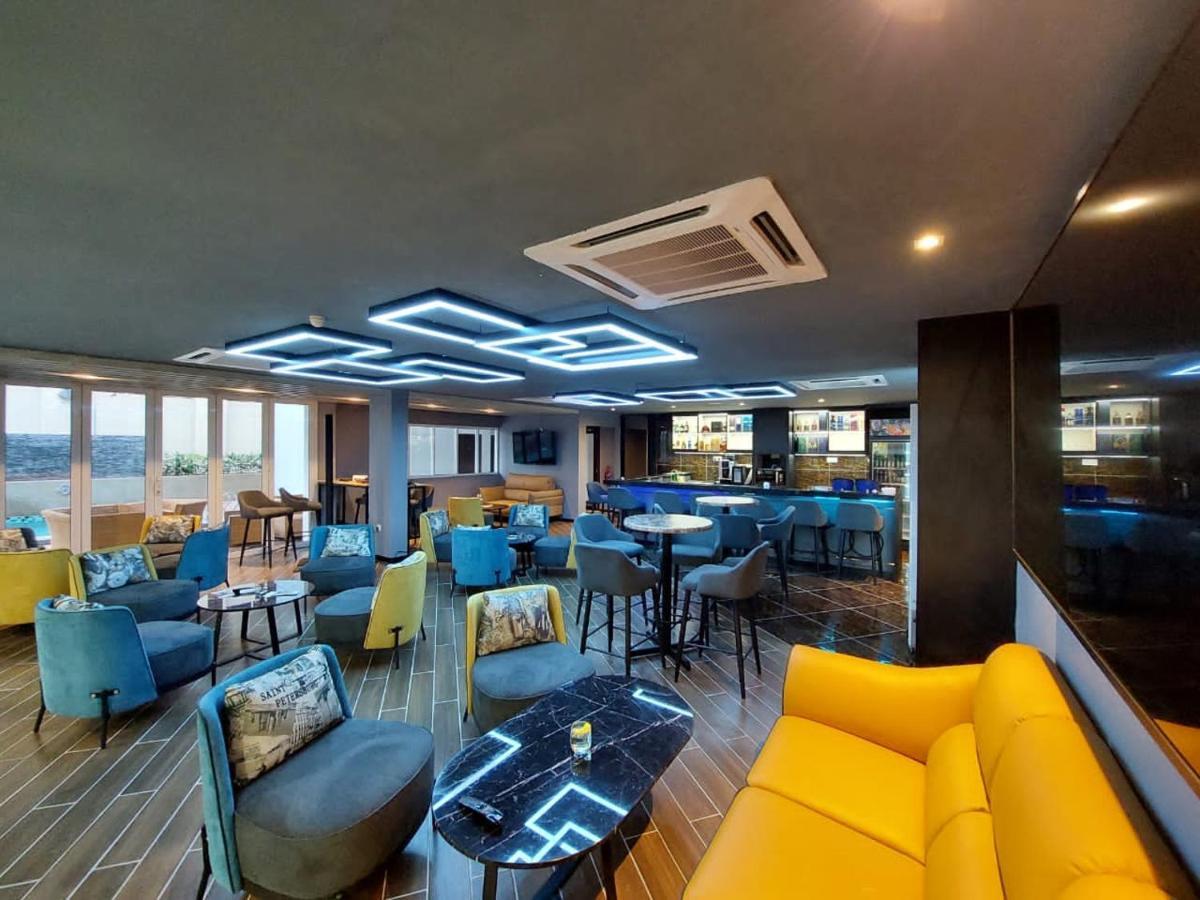 Christee Suites Hotel Малакка Экстерьер фото