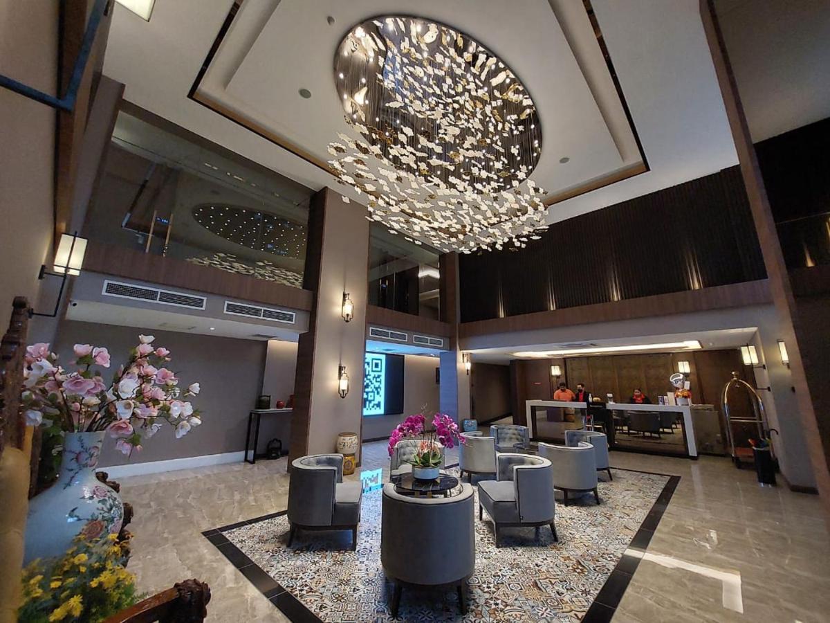 Christee Suites Hotel Малакка Экстерьер фото