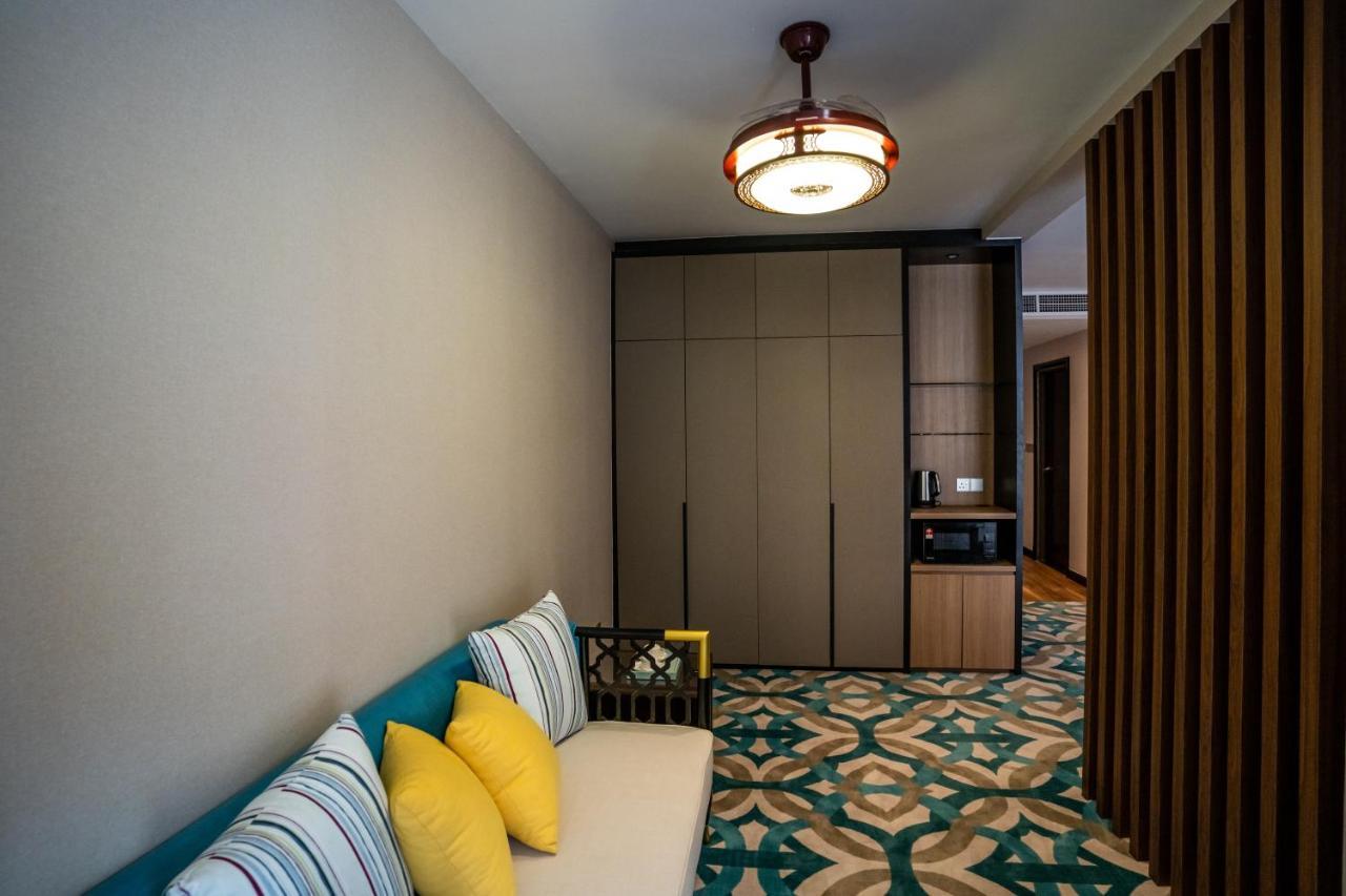 Christee Suites Hotel Малакка Экстерьер фото