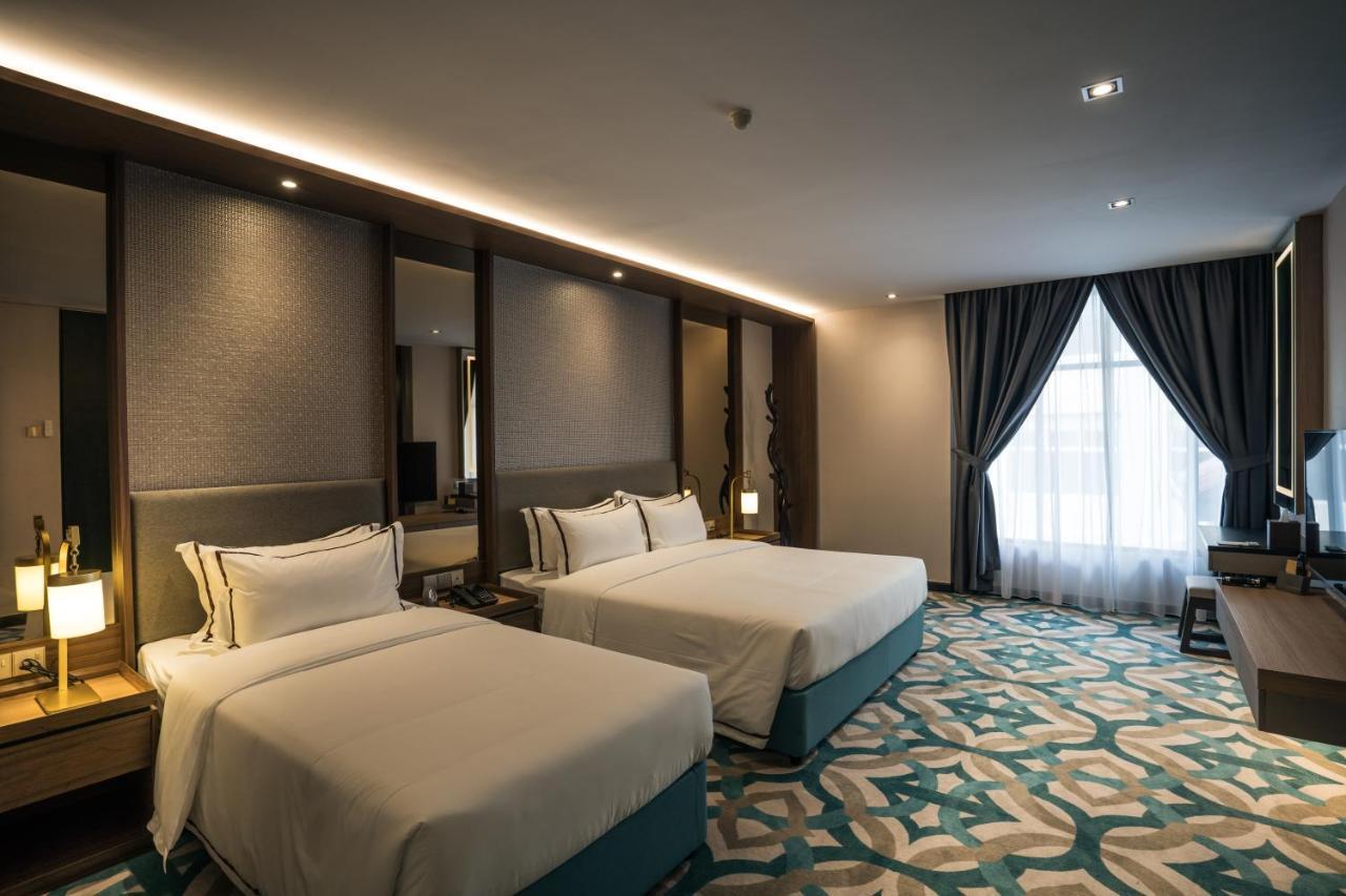 Christee Suites Hotel Малакка Экстерьер фото